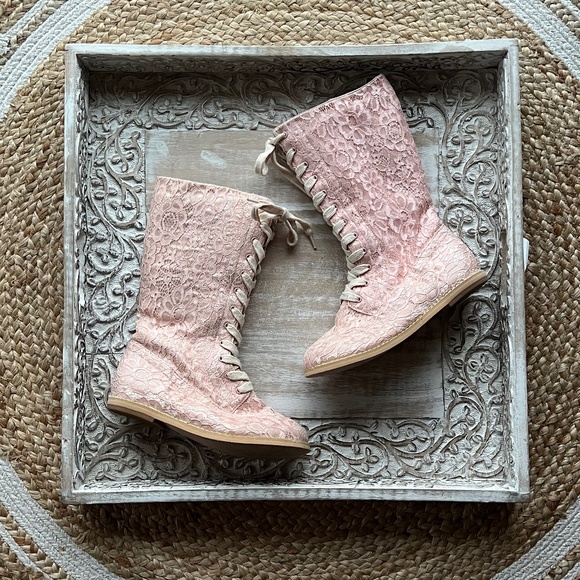 Trish Scully Pink Lace Boot Sz 4 Big Girl - Picture 2 of 13